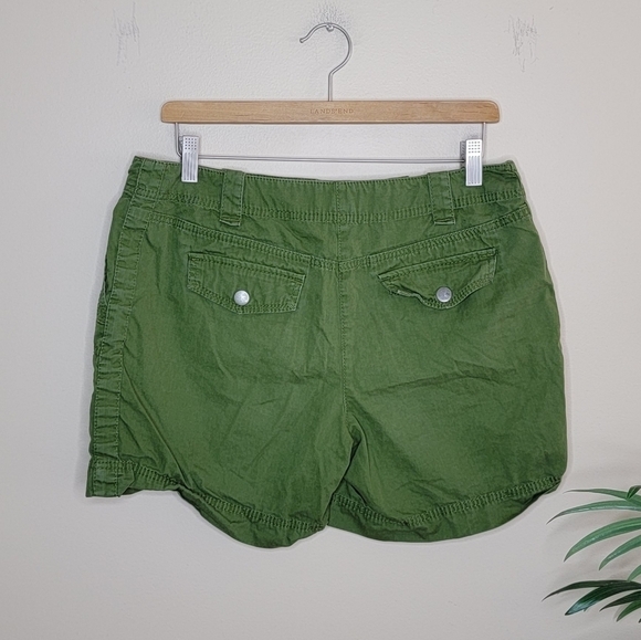 Loft | Casual Green Shorts with Drawstring Waist. - Picture 3 of 4